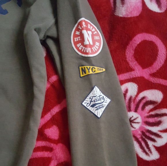 H&M sweater - Picture 2 of 3